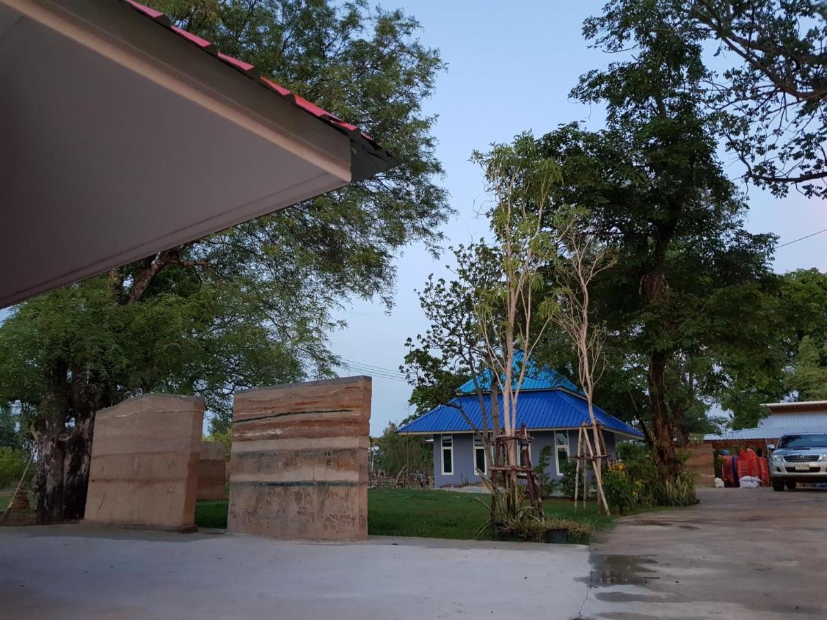 Ferienwohnung Wapipathum Earthen House Ban Na Lao Exterior foto