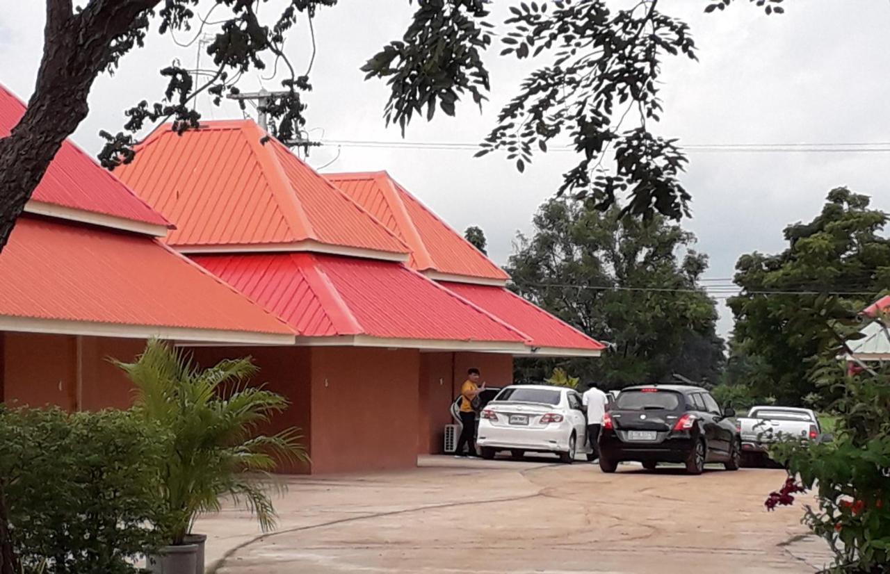 Ferienwohnung Wapipathum Earthen House Ban Na Lao Exterior foto