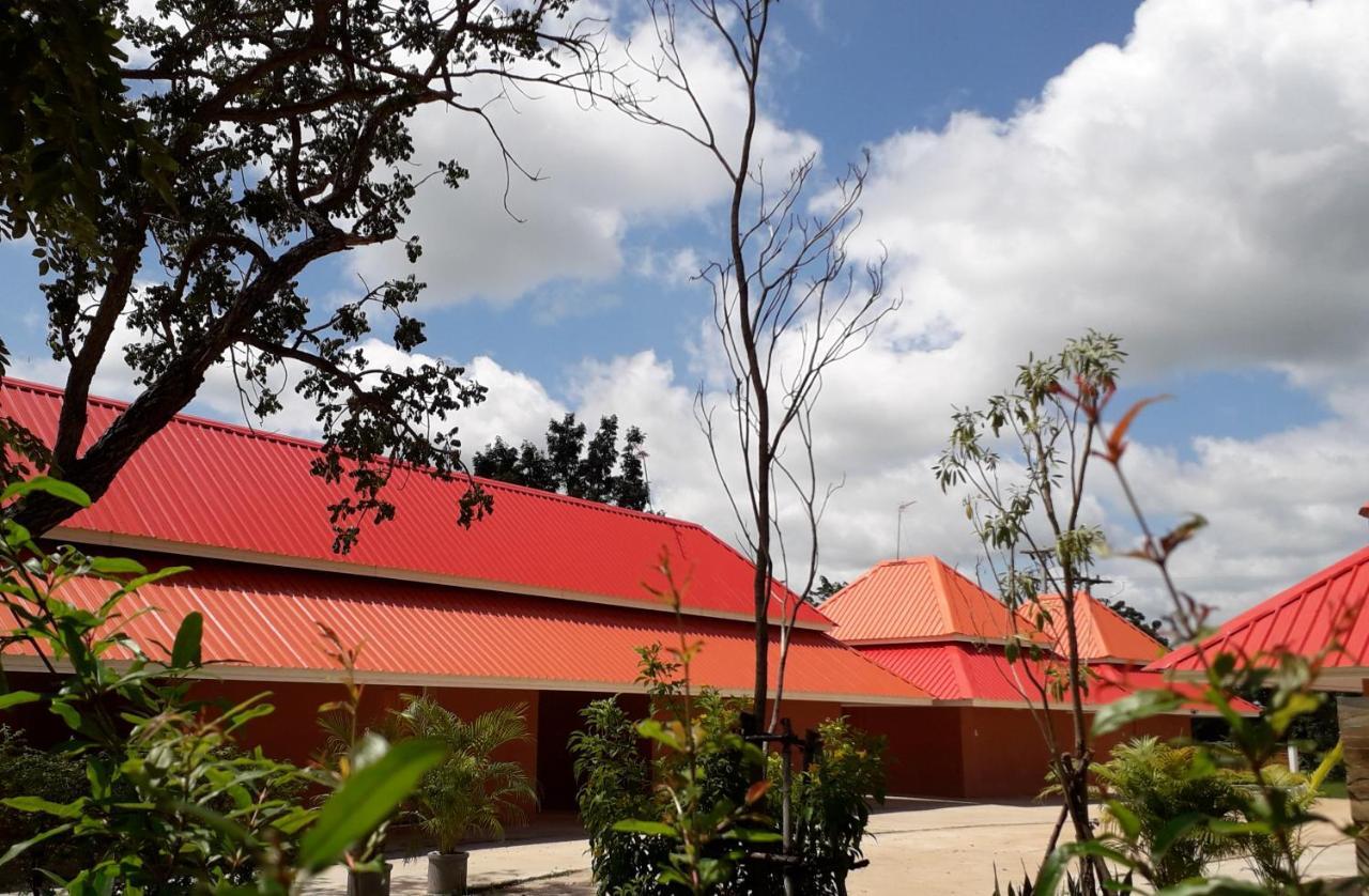 Ferienwohnung Wapipathum Earthen House Ban Na Lao Exterior foto